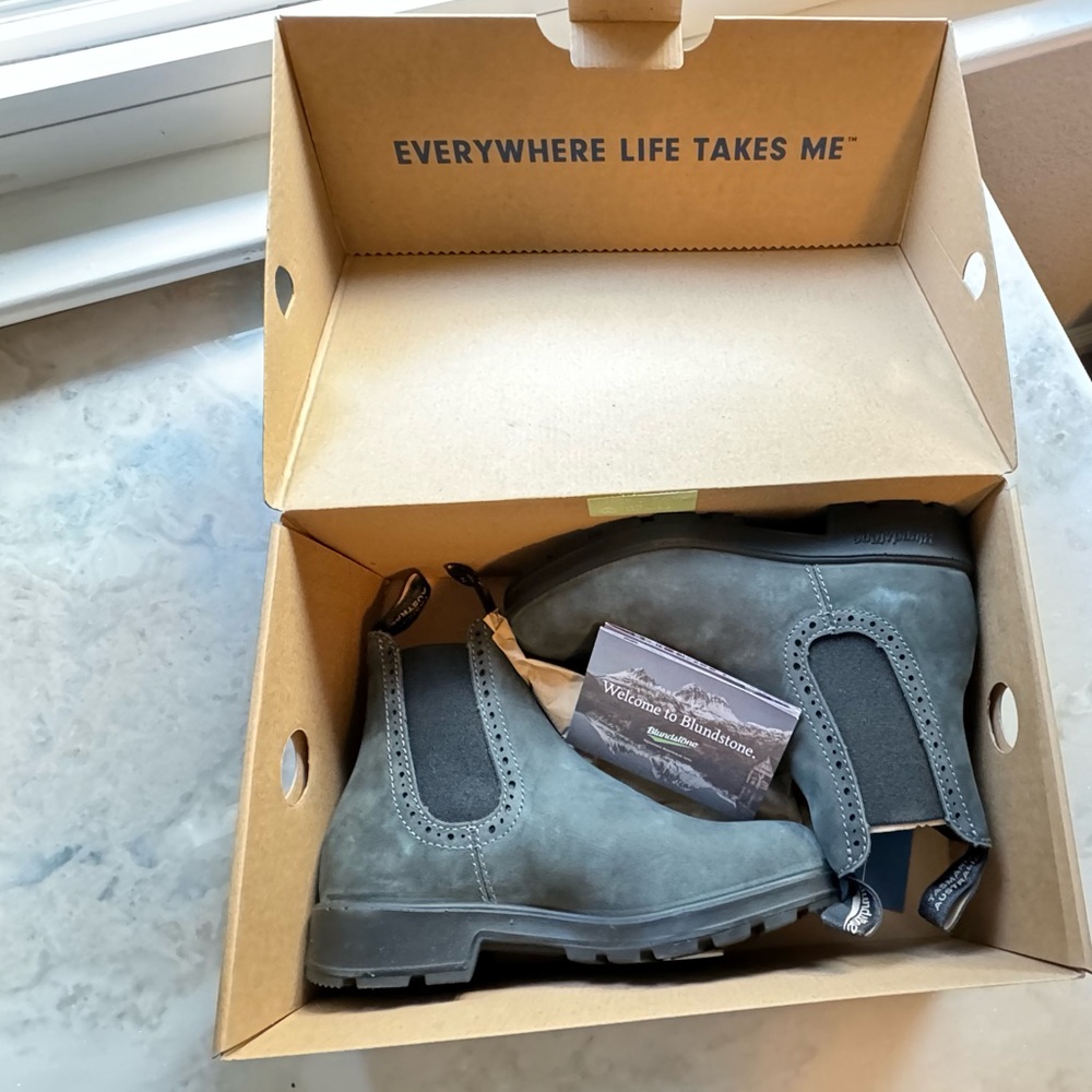 Blundstone Women’s Style #1630 High Top Boots - Rustic Black (NIB / NWT)